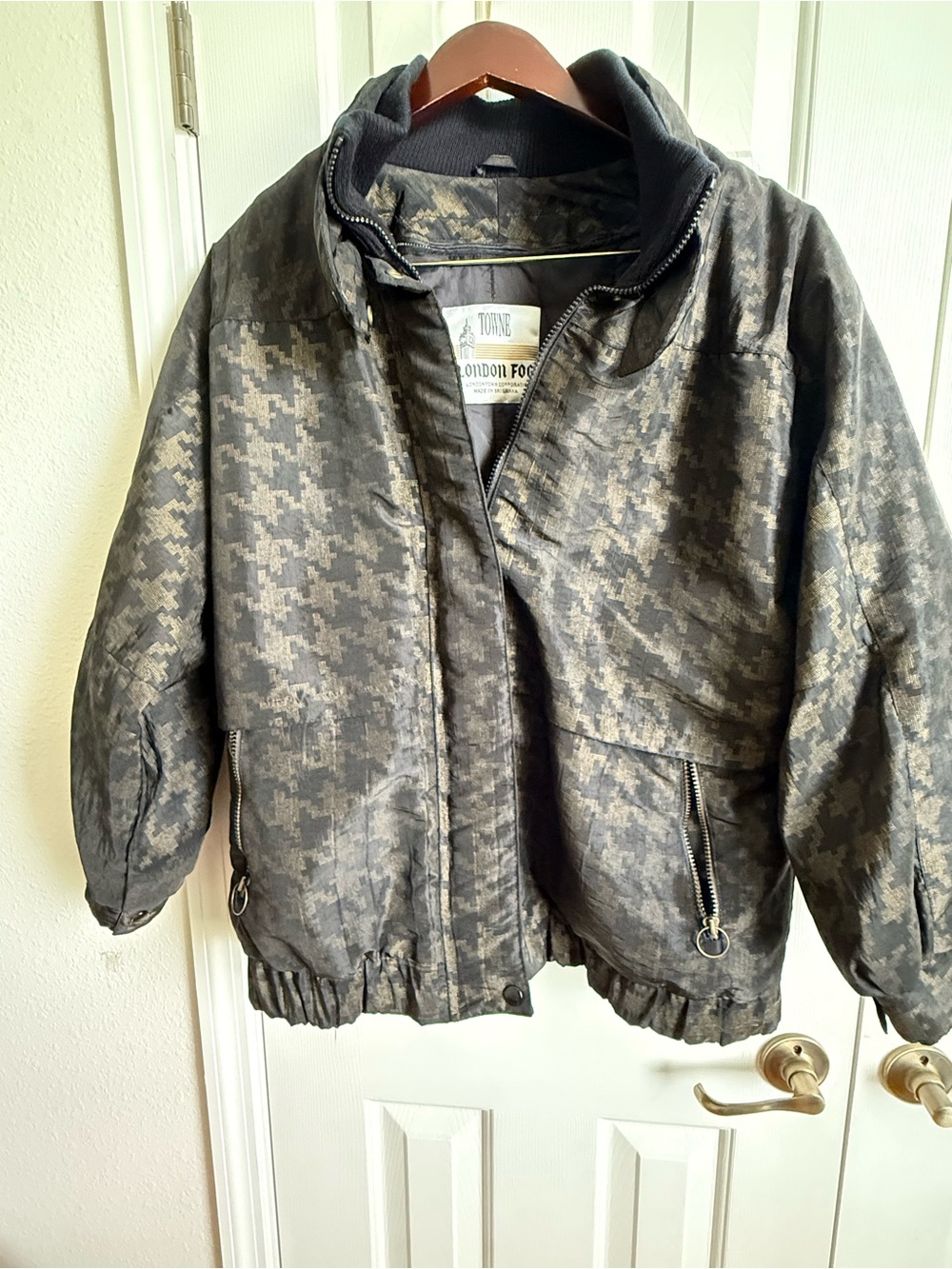 London Fog Men’s Gray & Black Houndstooth Puffer Jacket